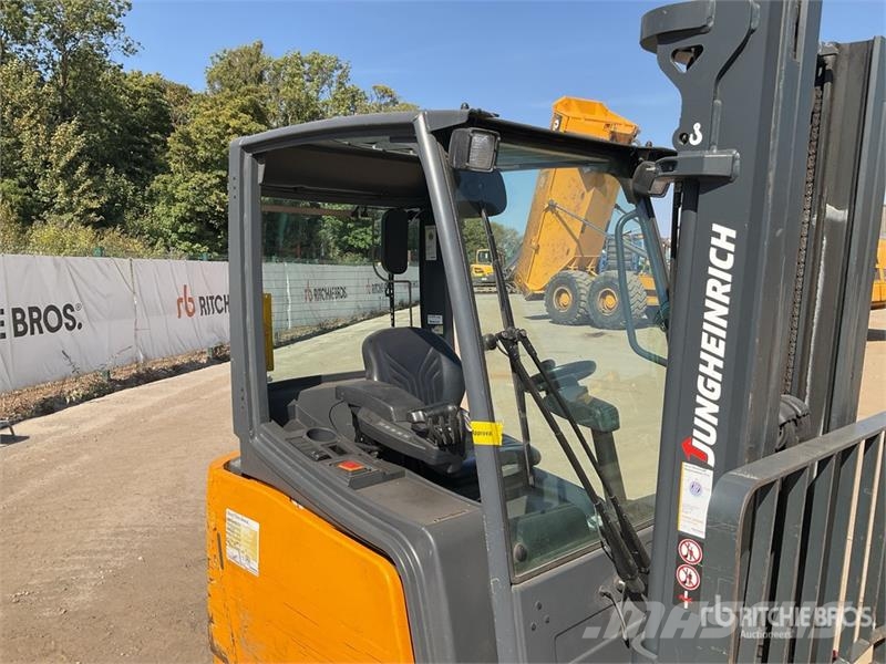 Jungheinrich EFG220 Electric forklifts