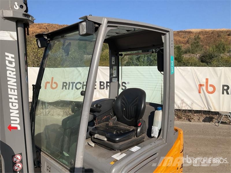 Jungheinrich EFG220 Electric forklifts