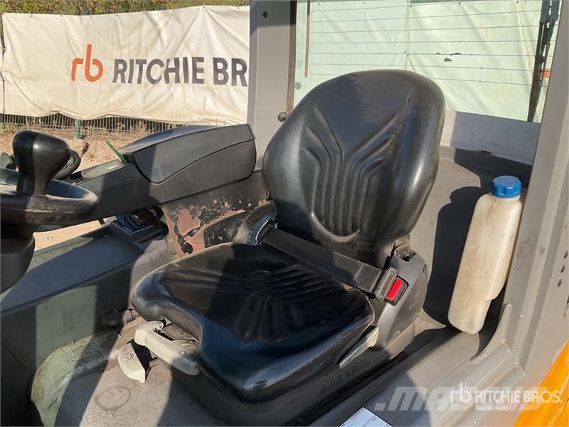 Jungheinrich EFG320 Electric forklifts