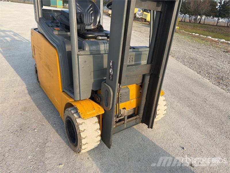 Jungheinrich EFG320 1900 kg Electric Forklift شاحنات ذات رافعات شوكية تعمل بالكهرباء