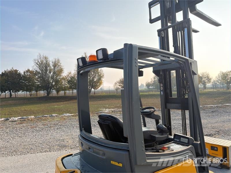 Jungheinrich EFG320 1900 kg Electric Forklift شاحنات ذات رافعات شوكية تعمل بالكهرباء