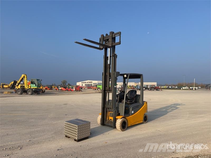 Jungheinrich EFG320 1900 kg Electric Forklift شاحنات ذات رافعات شوكية تعمل بالكهرباء