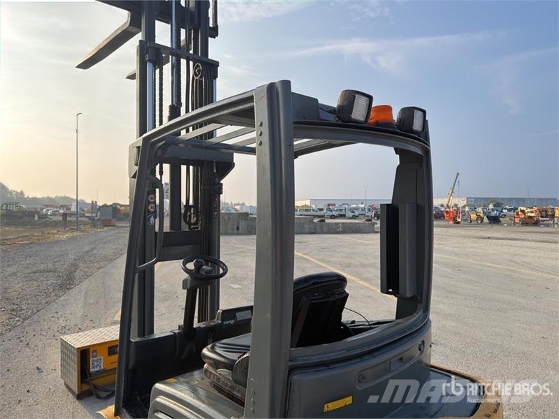 Jungheinrich EFG320 1900 kg Electric Forklift شاحنات ذات رافعات شوكية تعمل بالكهرباء