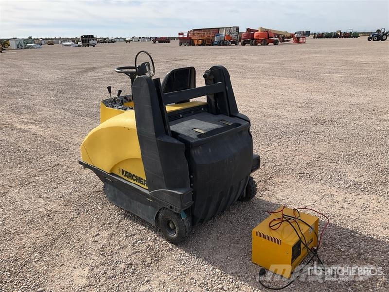 Kärcher KMR 1250 BAT Stand-On Electric Floor Sweeper Outro equipamento de ceifa