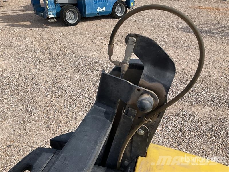 Kärcher KMR 1250 BAT Stand-On Electric Floor Sweeper Outro equipamento de ceifa