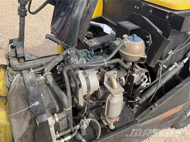 Kärcher KMR1550D Stand-On Floor Sweeper Druga oprema za žetev
