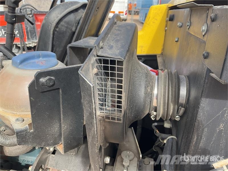 Kärcher KMR1550D Stand-On Floor Sweeper Druga oprema za žetev