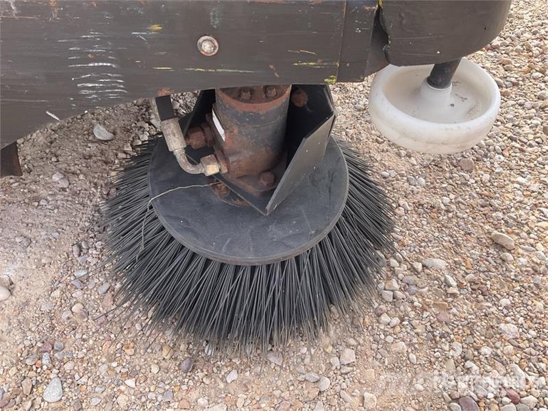 Kärcher KMR1550D Stand-On Floor Sweeper Druga oprema za žetev