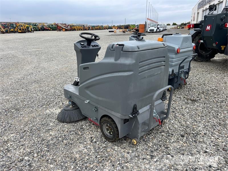 Kaster S13 Broom Tractor (Unused) Indoor sweepers