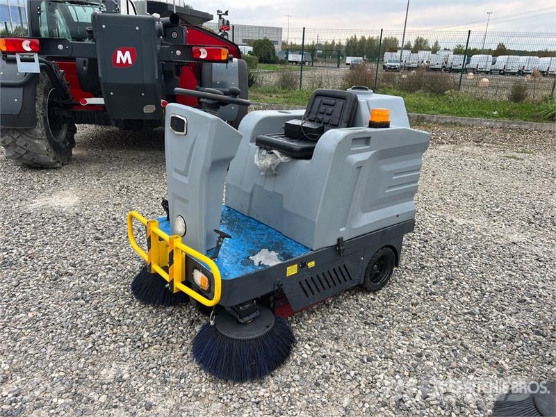 Kaster S13 Broom Tractor (Unused) Stroji za notranje pometanje