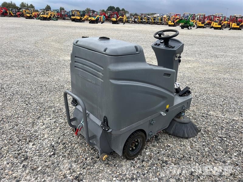Kaster S13 Broom Tractor (Unused) Indoor sweepers