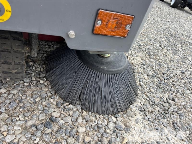Kaster S13 Broom Tractor (Unused) Indoor sweepers