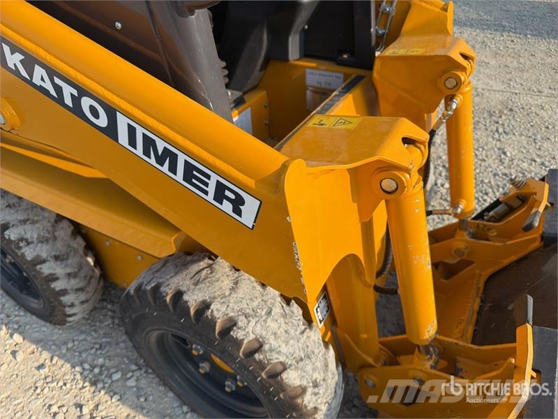 Kato-imer AS 12 Skid Steer Loader Kompaktlastare