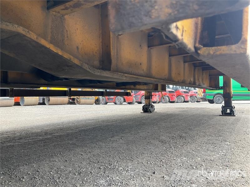 King GTS44-3GR9 Tri/A Lowboy Trailer Low loaders
