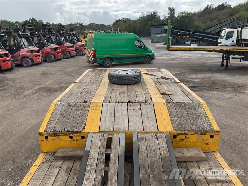 King GTS44-3GR9 Tri/A Lowboy Trailer Low loaders