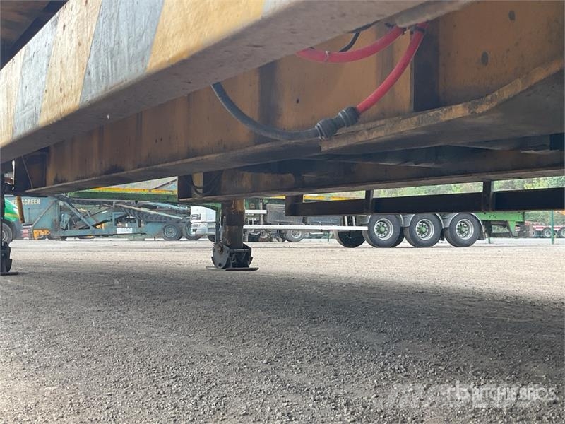 King GTS44-3GR9 Tri/A Lowboy Trailer Low loaders