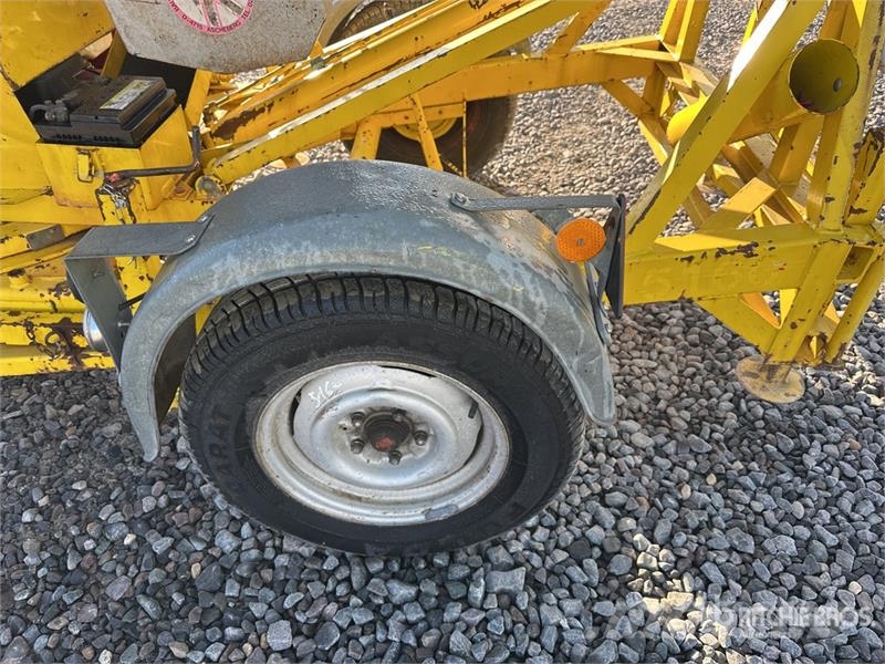 Klaas Universal K III HV 25 /5 Towable Lift Vlečne dvižne ploščadi