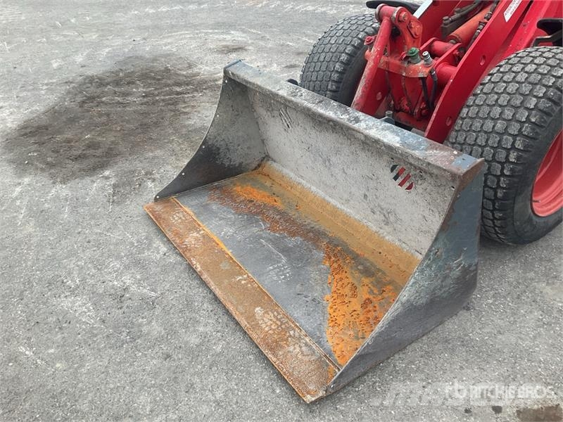 Knikmops 130 Wheel Loader Incarcator pe pneuri