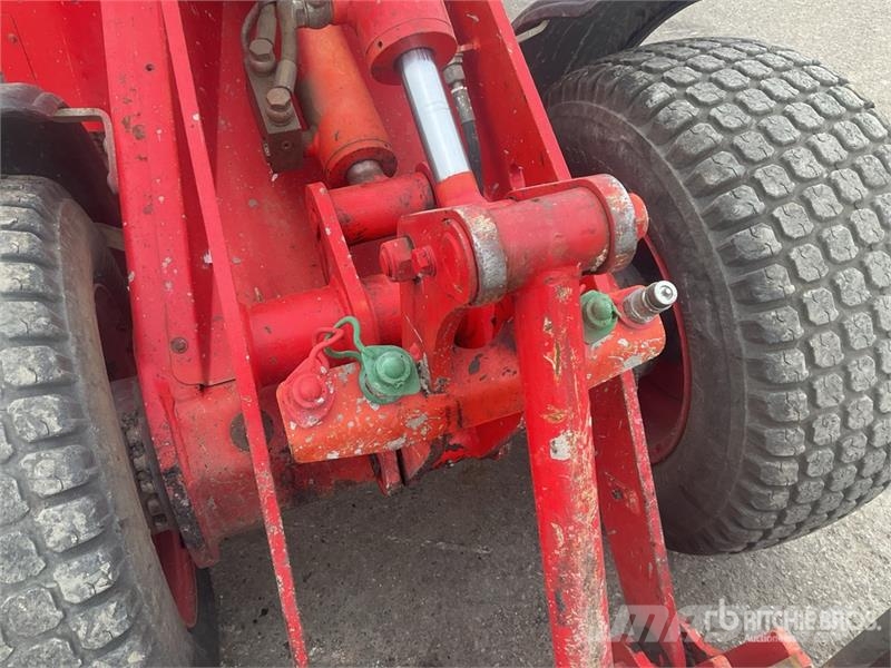 Knikmops 130 Wheel Loader Incarcator pe pneuri