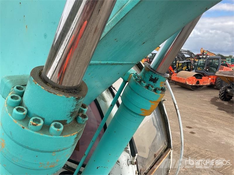 Kobelco SK200 Raupenbagger