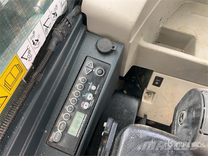 Kobelco SK210HLC-10E Hybrid Tracked Excavator Roomikekskavaatorid