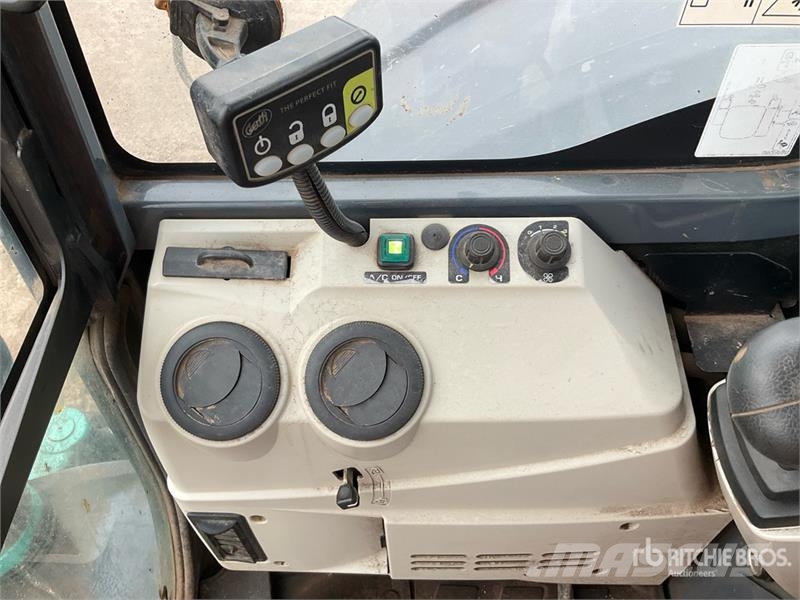 Kobelco SK55SRX-6E حفارات صغيرة أقل من 7 طن (حفارات صغيرة)