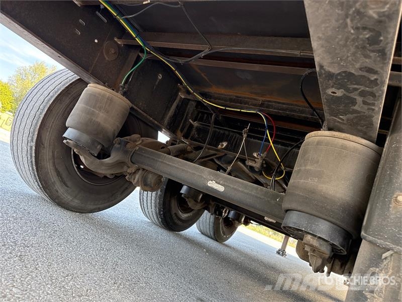 Kögel S24-3 Tri/A Van Trailer Furgons
