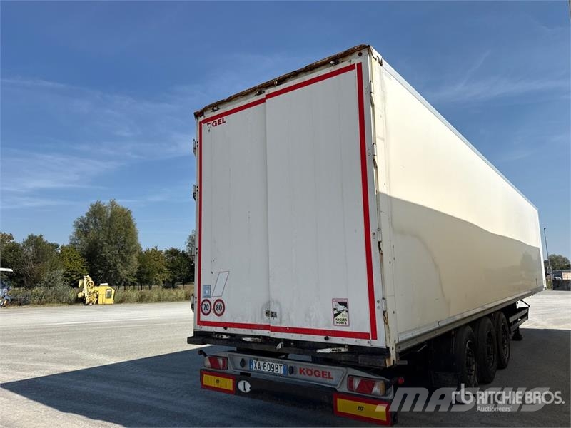 Kögel S24-3 Tri/A Van Trailer Furgons