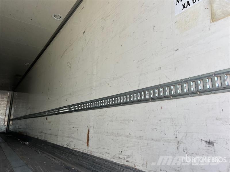 Kögel S24-3 Tri/A Van Trailer Anhänger-Kastenaufbau