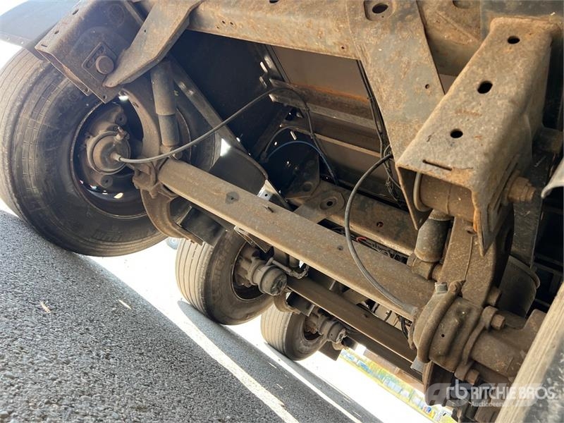 Kögel S24-3 Tri/A Van Trailer Anhänger-Kastenaufbau