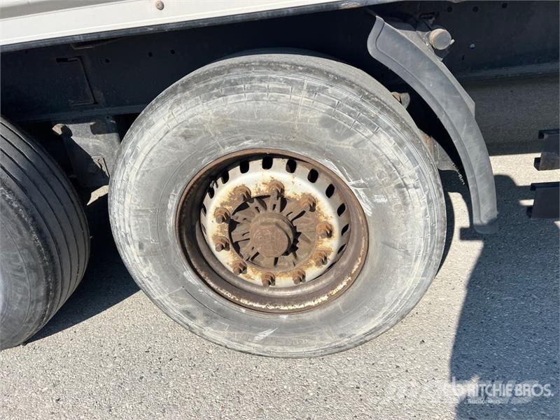 Kögel S24-3 Tri/A Van Trailer Anhänger-Kastenaufbau