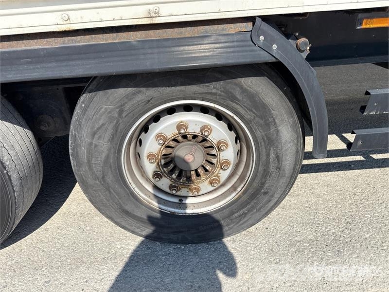 Kögel SPKH18 P90/1110 T/A Van Trailer Furgons