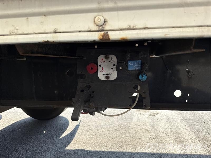 Kögel SPKH18 P90/1110 T/A Van Trailer Furgons
