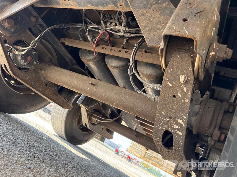 Kögel SPKH18 P90/1110 T/A Van Trailer Furgons