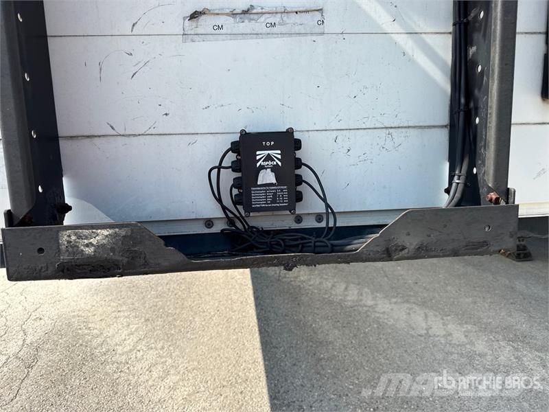 Kögel SPKH18 P90/1110 T/A Van Trailer Furgons