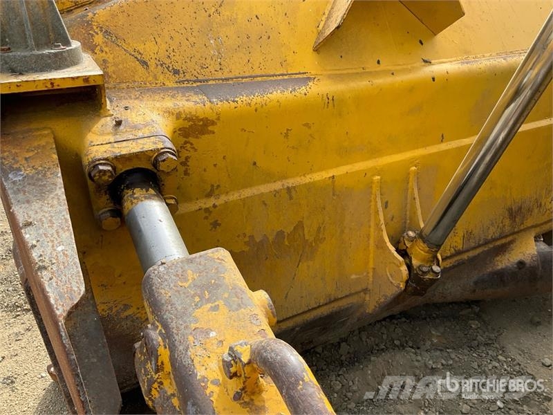 Komatsu D155AX-6 Crawler dozers