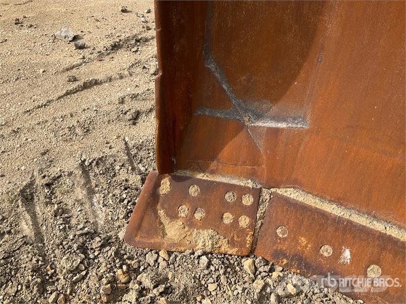 Komatsu D155AX-6 Crawler dozers