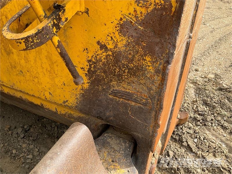 Komatsu D155AX-6 Crawler dozers