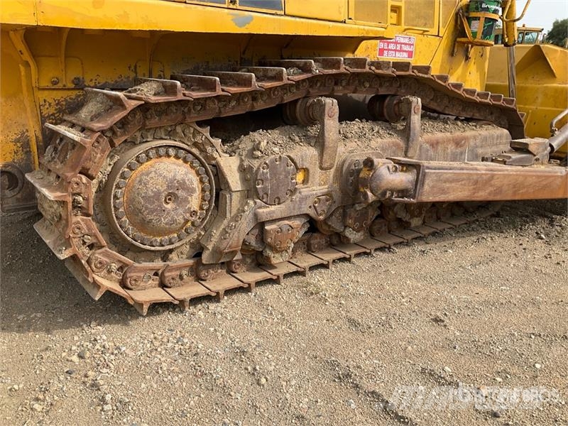 Komatsu D155AX-6 Crawler dozers