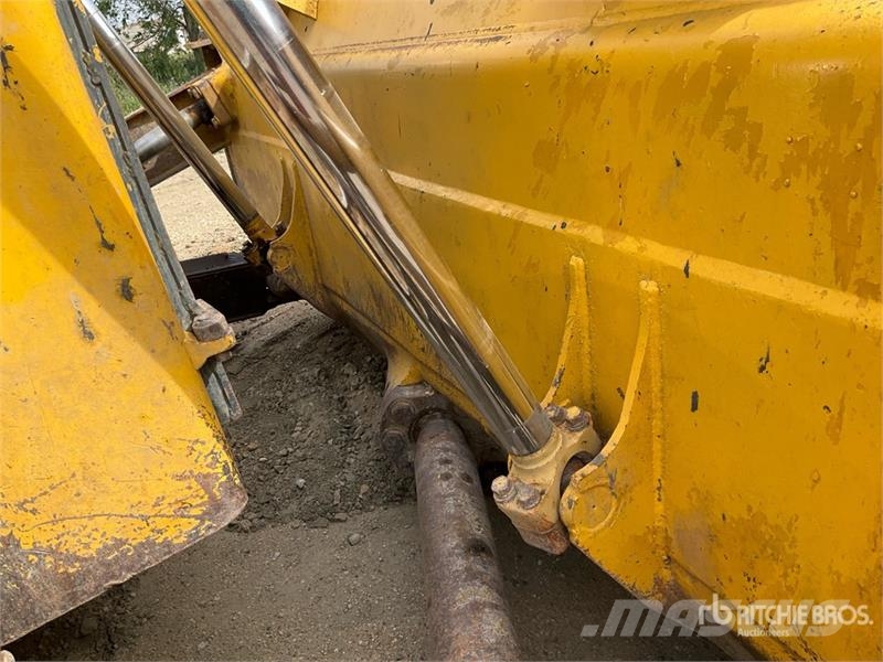 Komatsu D155AX-6 Crawler dozers