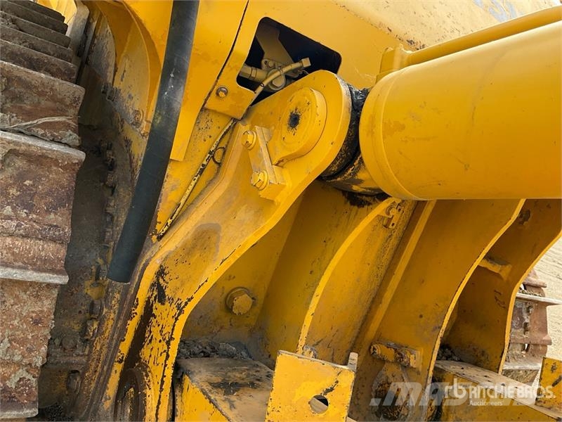 Komatsu D155AX-6 Crawler dozers