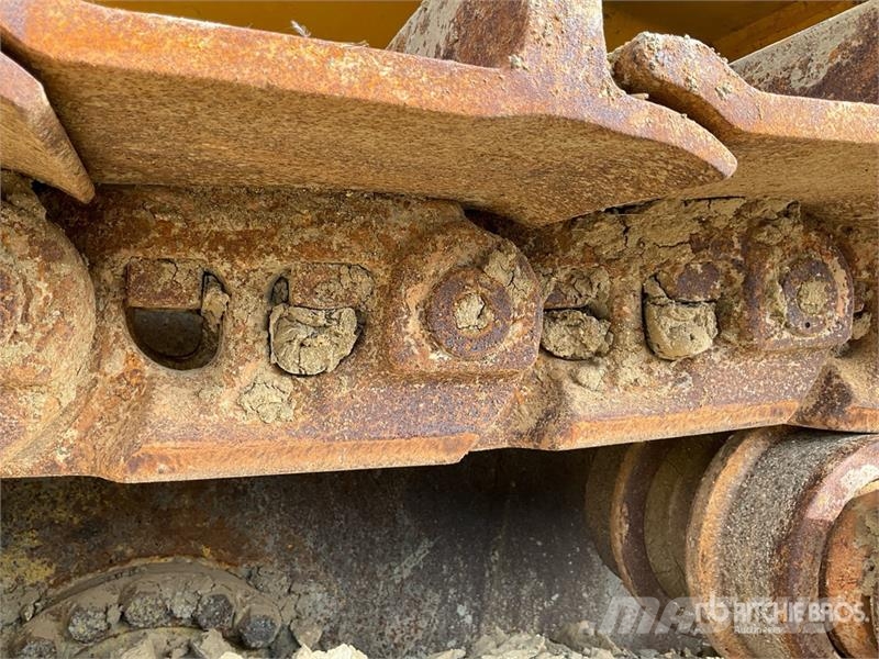 Komatsu D155AX-6 Crawler dozers