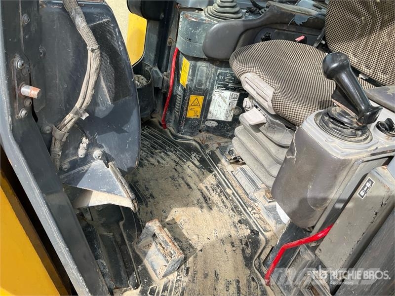 Komatsu D155AX-6 Crawler dozers