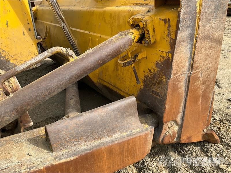 Komatsu D155AX-6 Crawler dozers