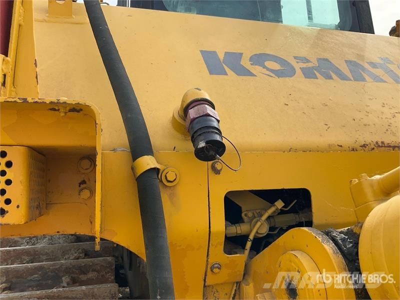 Komatsu D155AX-6 Crawler dozers