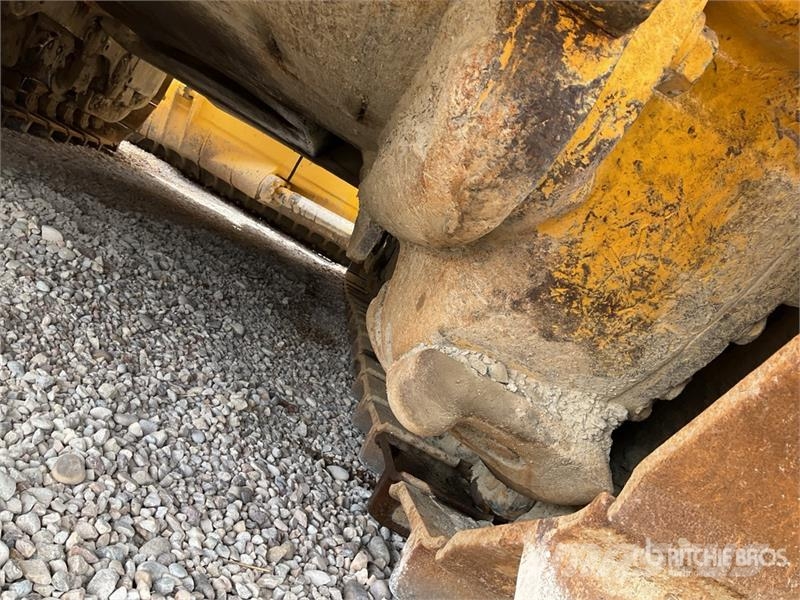 Komatsu D155AX-6 Crawler dozers