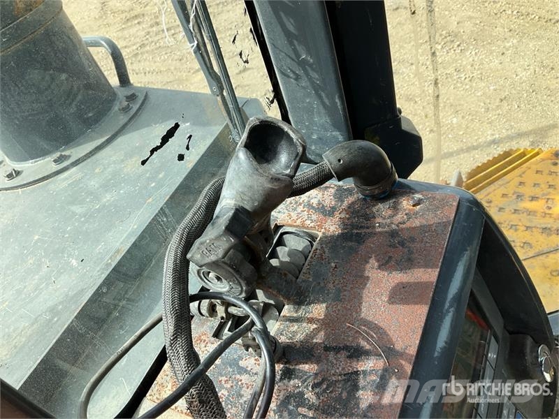 Komatsu D155AX-6 Crawler dozers