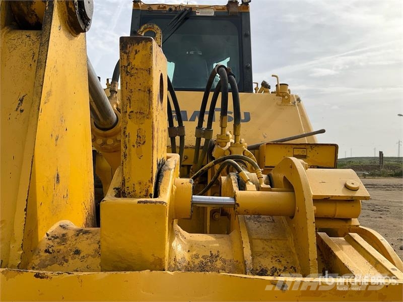 Komatsu D155AX-6 Crawler dozers