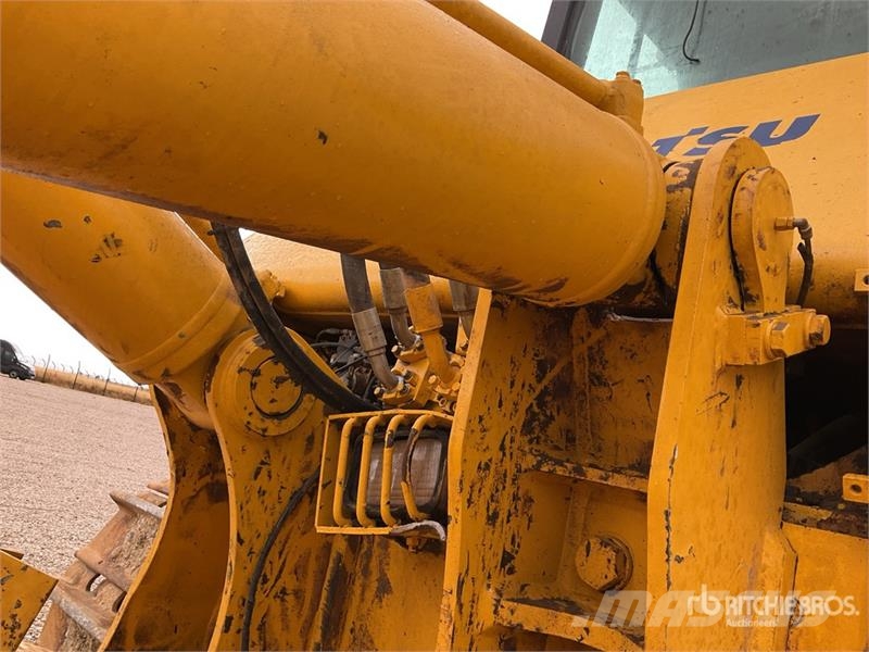 Komatsu D155AX-6 Crawler dozers
