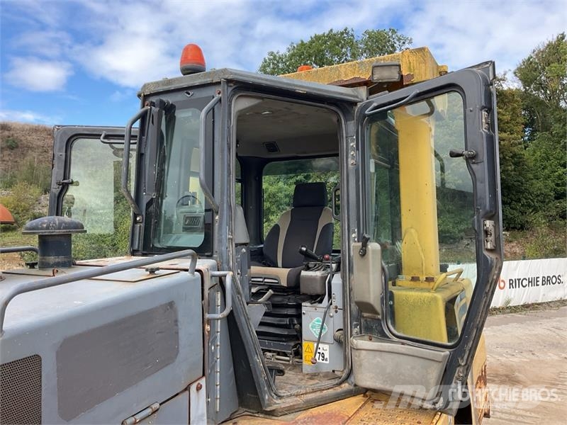 Komatsu D275AX-5 lánctalpas dózerek